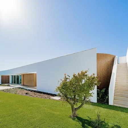 Luxury Oceanside Villa *