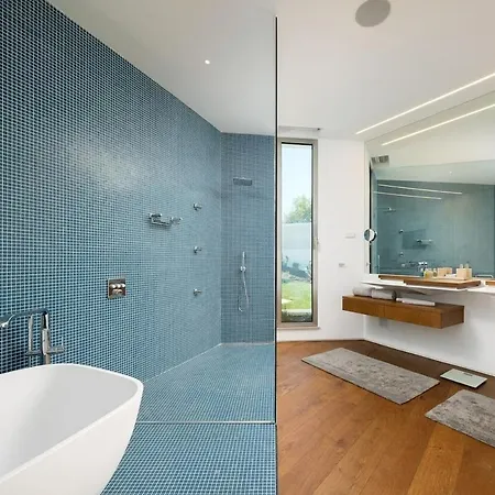 Luxury Oceanside Villa Lagos