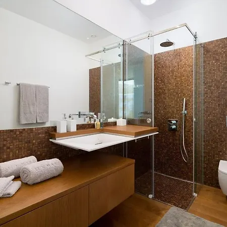 Luxury Oceanside וילה לאגוּ‏ש