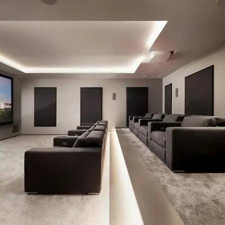 Luxury Oceanside וילה
