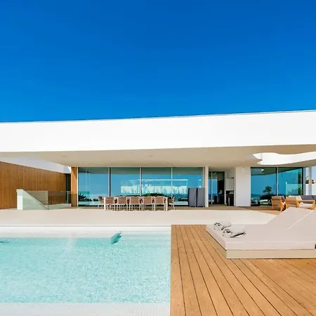 Luxury Oceanside *